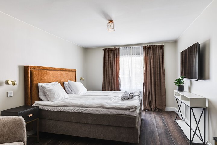 Room 3 of 89