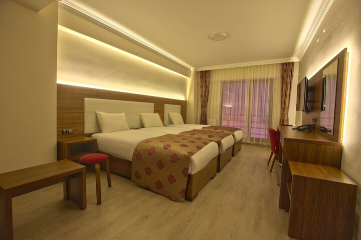 Room 13 of 20