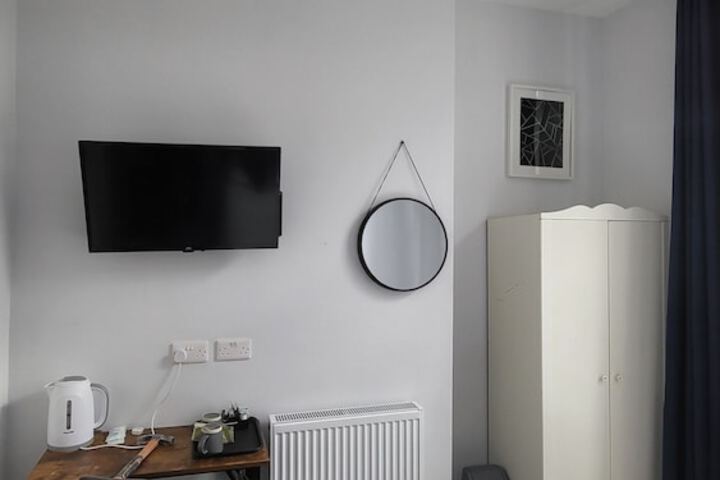 Room 32 of 87