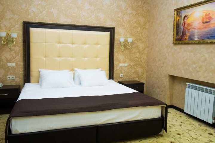 Room 36 of 143
