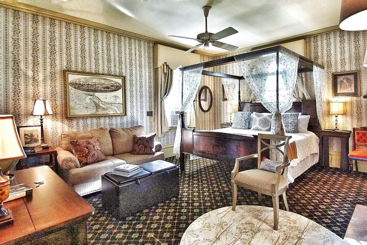 Room 27 of 42