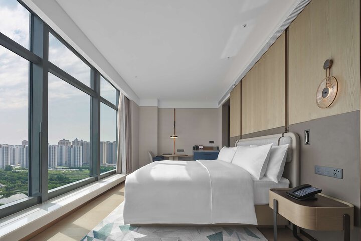 Room 25 of 51