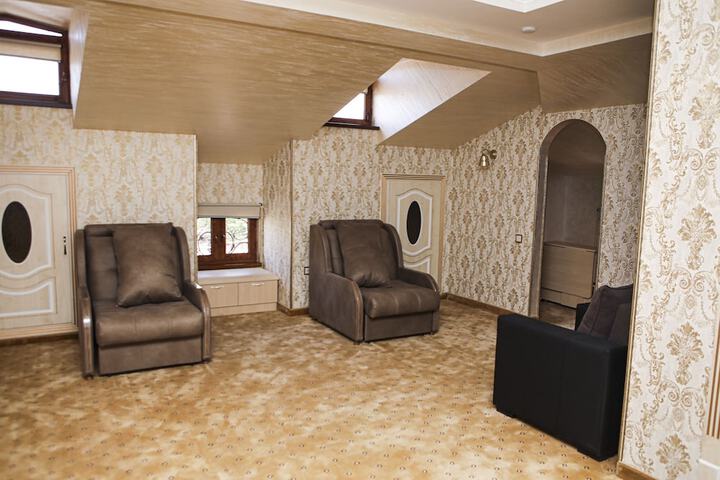 Room 24 of 42