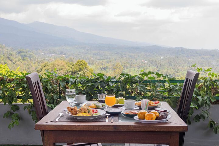 Breakfast/Coffee Service 93 of 123