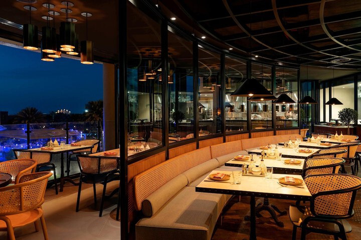 Dining 214 of 334