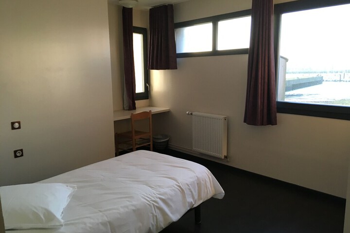 Room 16 of 44