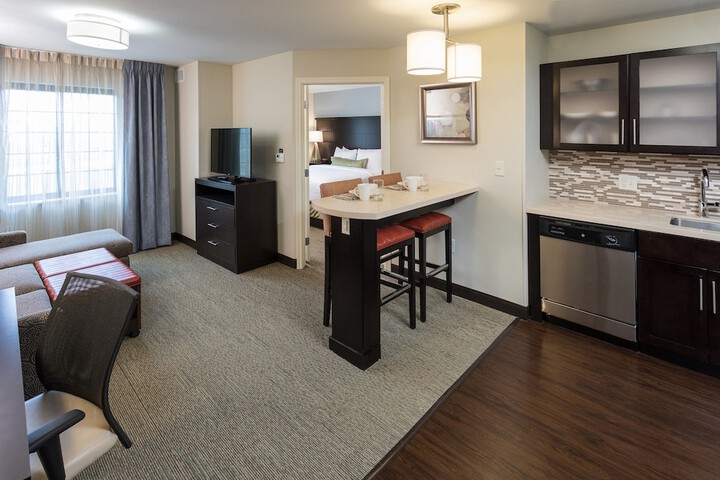 1 Queen Studio Suite (12 of 17)