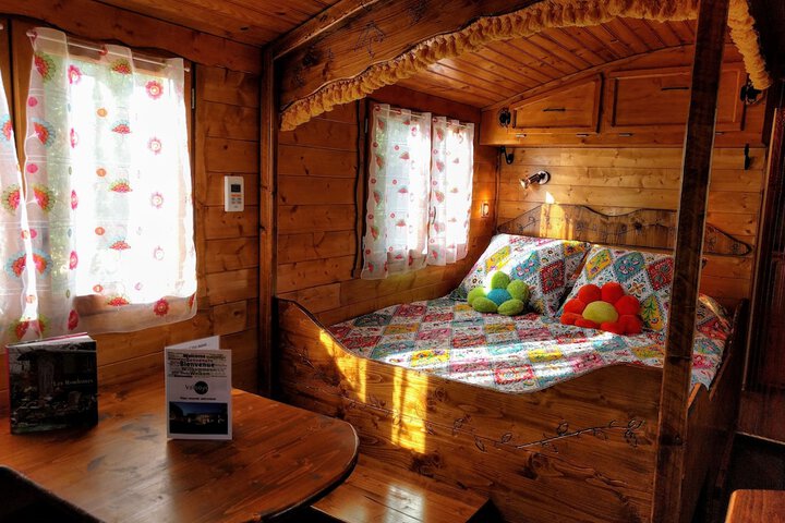 Room 6 of 160