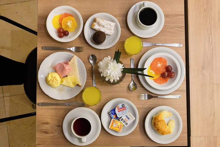 Breakfast/Coffee Service 54 of 71