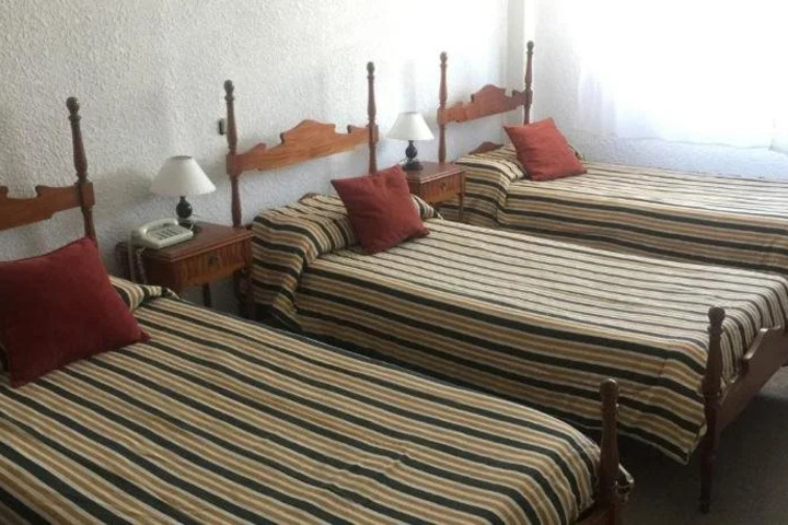 Room 3 of 16