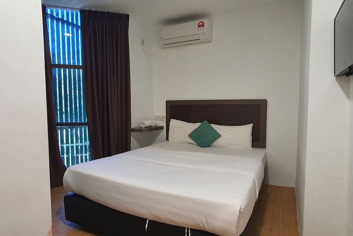 Room 10 of 35