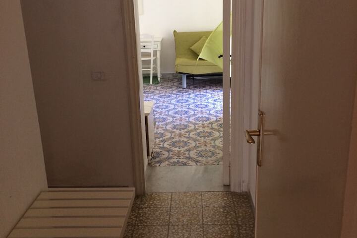 Room 19 of 107