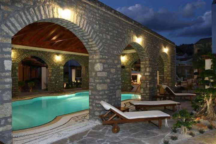 Hotel with Pool