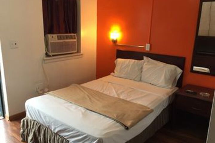 Room 18 of 44