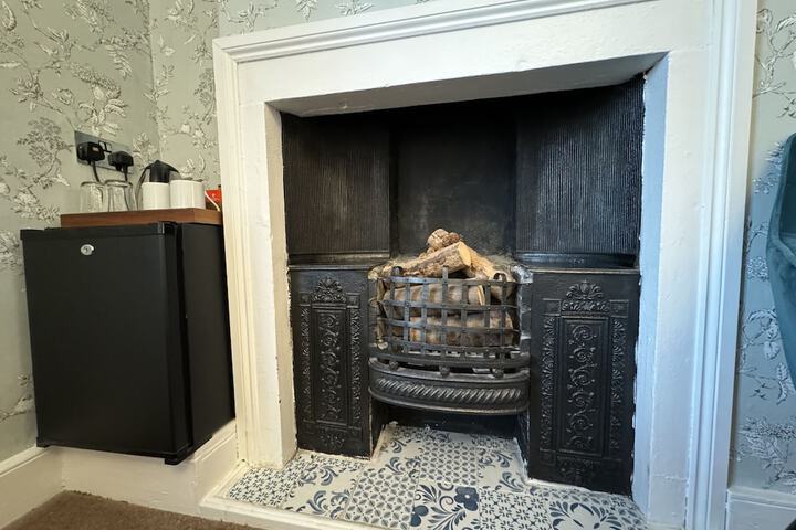 Room 14 of 27