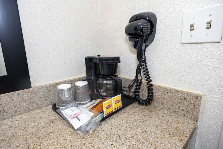ADA Accessible Superior King with Walk in Shower (20 of 21)