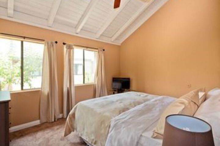 Room 8 of 24