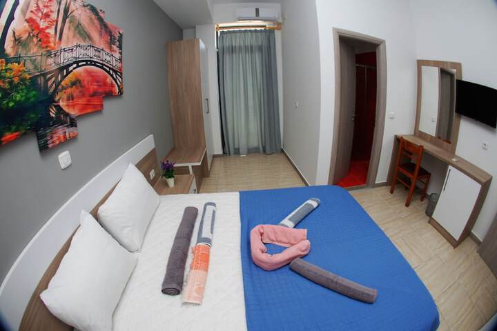 Room 6 of 38