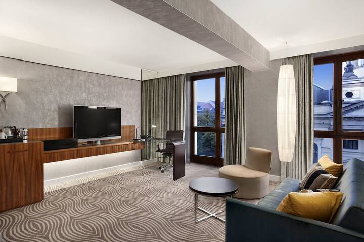 Room 100 of 201