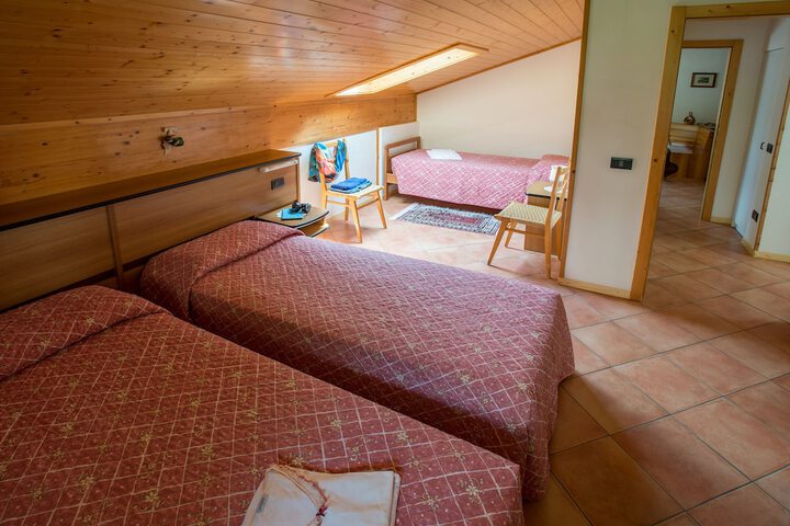 Room 4 of 24