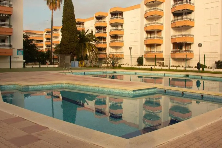 Pool 8 of 13