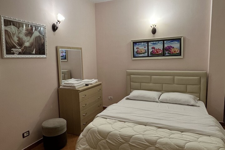 Room 12 of 34