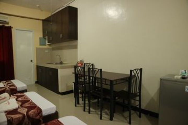 Room 7 of 25