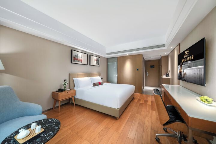 Room 4 of 36