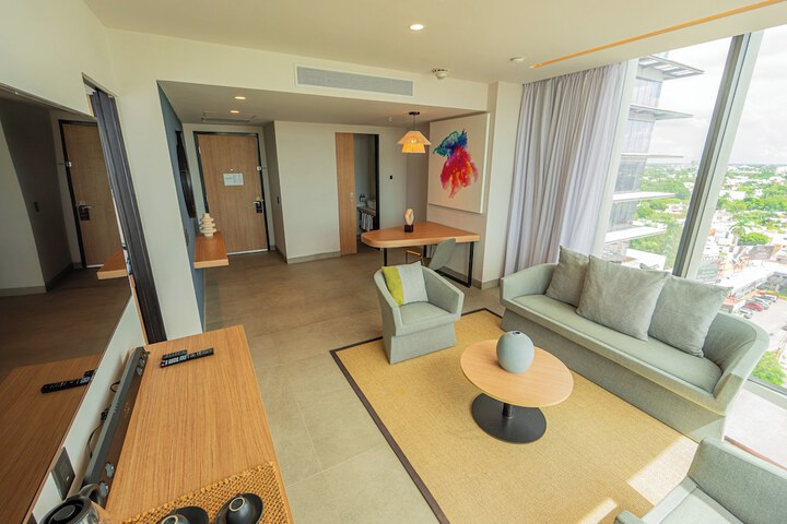 Room 106 of 335