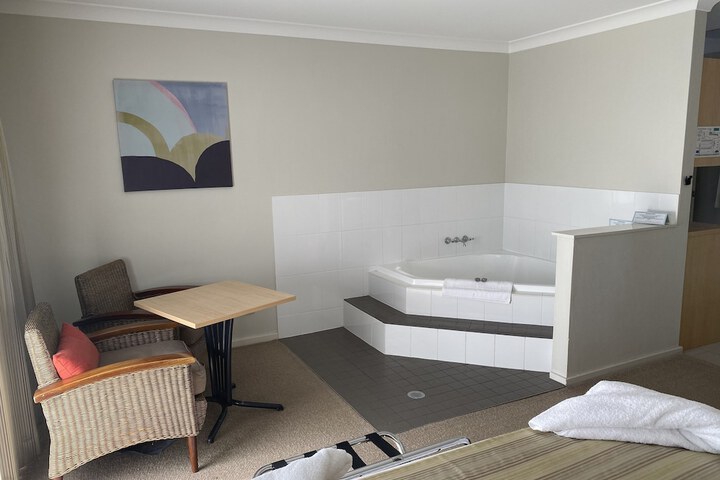 Room 8 of 26