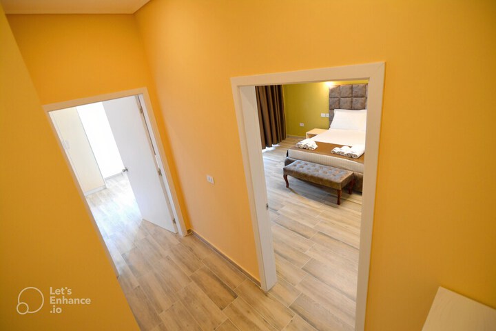 Room 27 of 121
