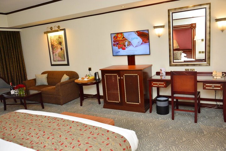 Room 6 of 62