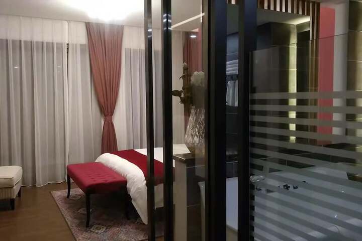 Room 87 of 174