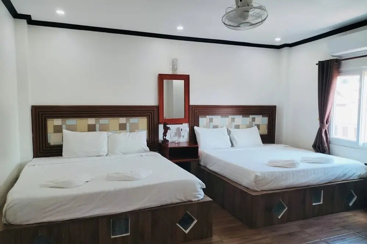 Room 4 of 35