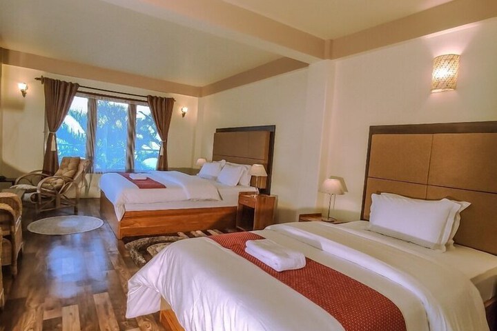 Room 4 of 63