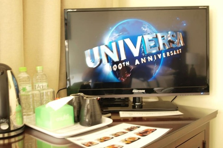 Room 9 of 33