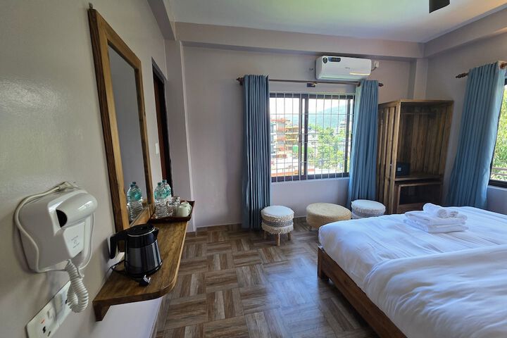 Room 11 of 26