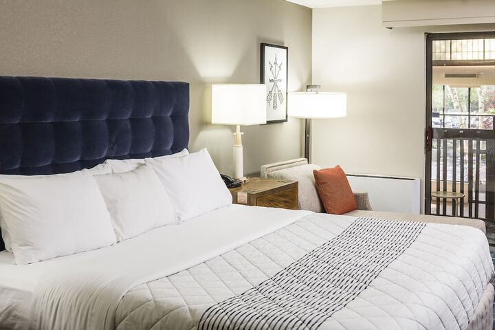 Lower Level 2 Queen Beds (3 of 7)