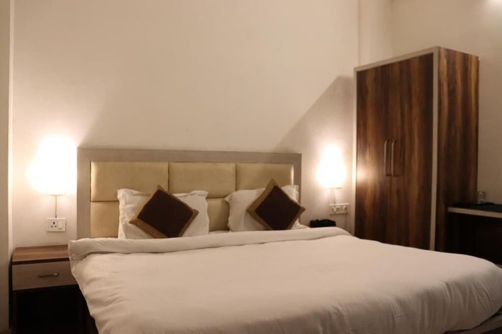 Room 28 of 54