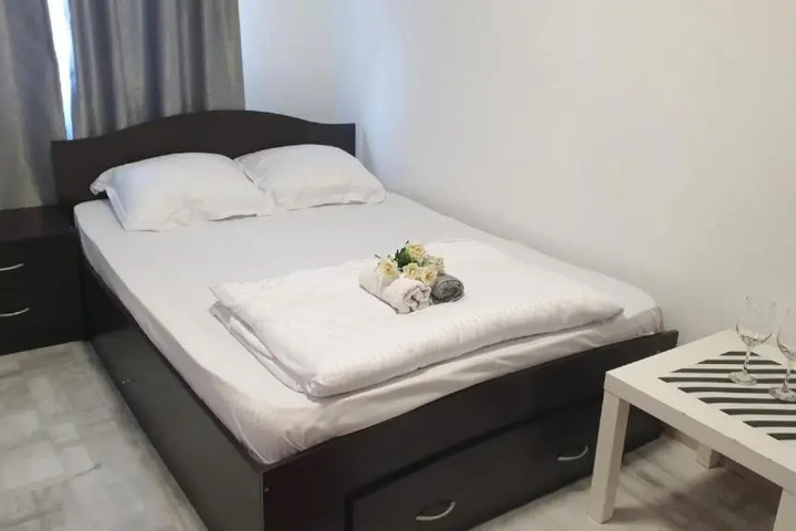 Room 2 of 3