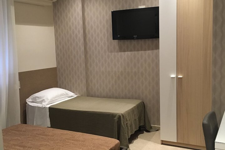 Room 3 of 18