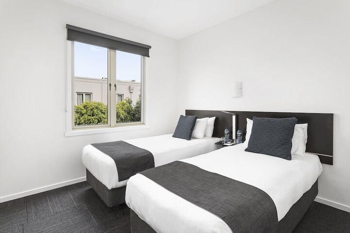 Room 3 of 28