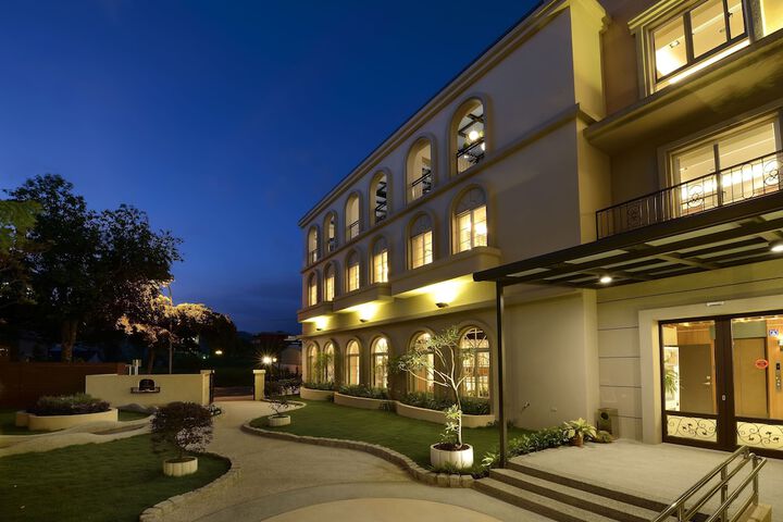 Front of property - evening/night
