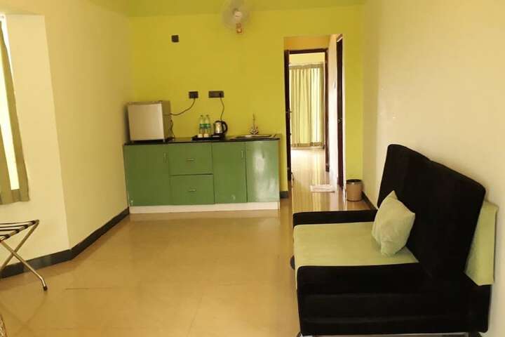Room 2 of 6