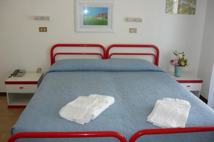 Room 26 of 66