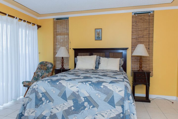 Room 5 of 17