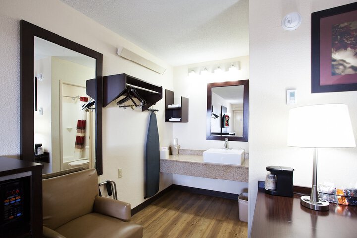 Standard | King Bed (18 of 20)