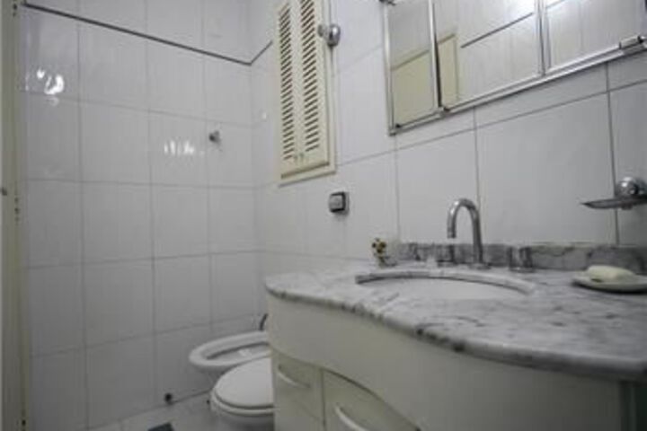Room 10 of 62