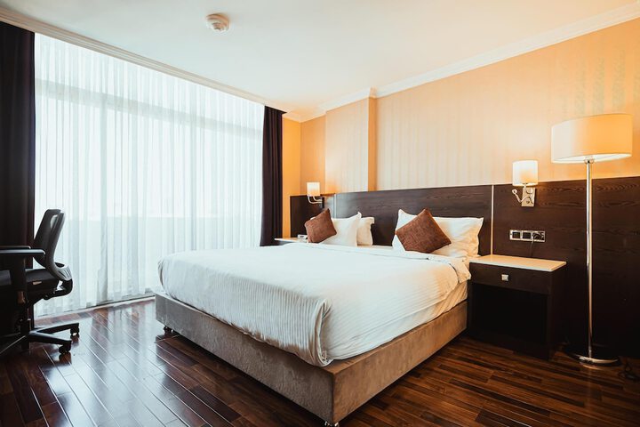 Room 4 of 44