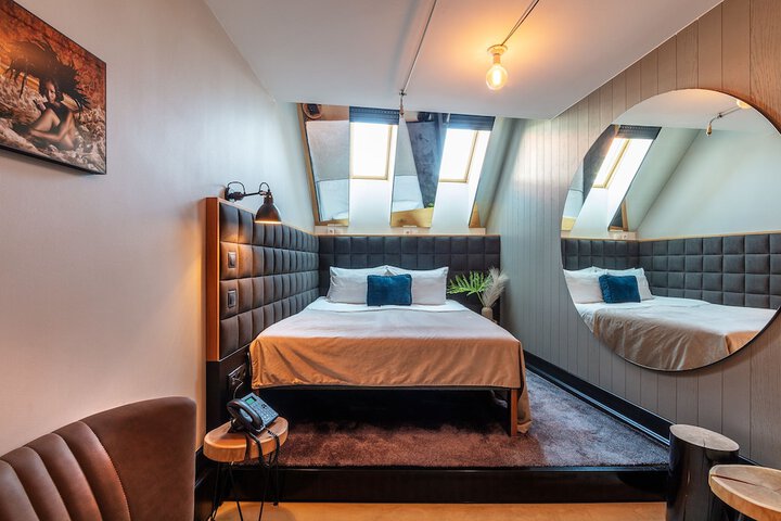 Room 43 of 112